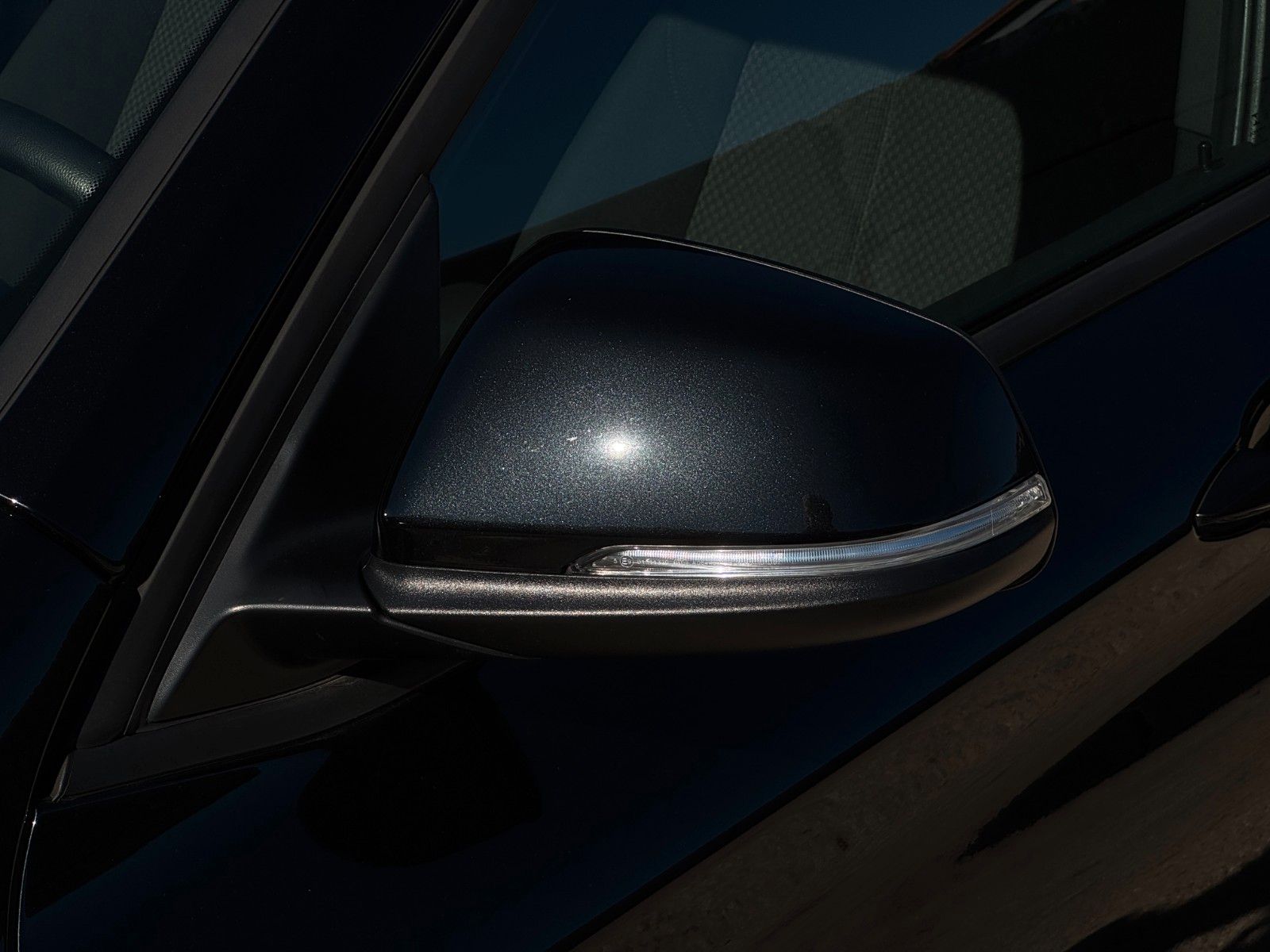 Fahrzeugabbildung BMW X1 sDrive20i Advantage Tempomat AHK PDC SHZ LED