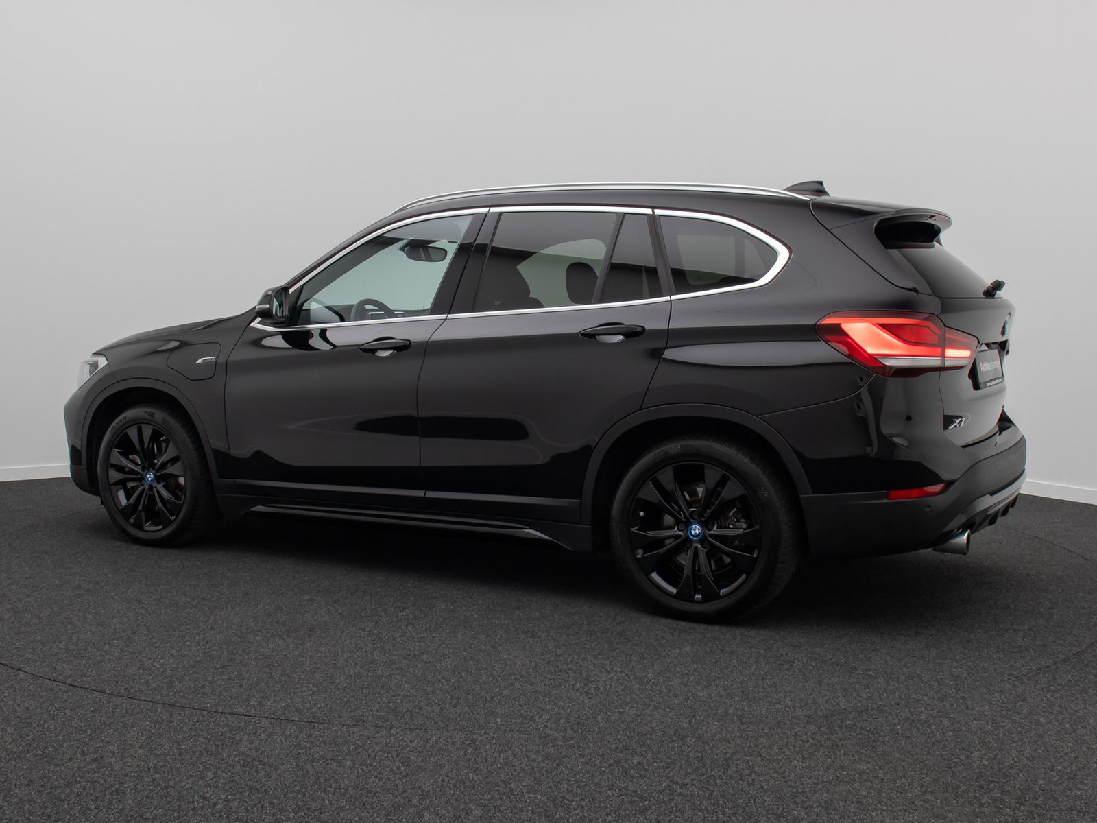 Fahrzeugabbildung BMW X1 xD25e Sport Line Kamera DAB Panorama H/K 18"