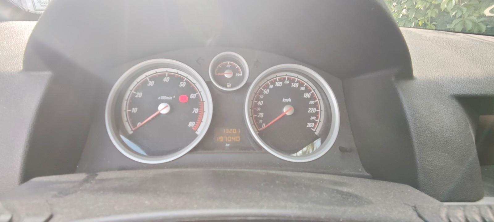Opel Astra 2006 — photo 14