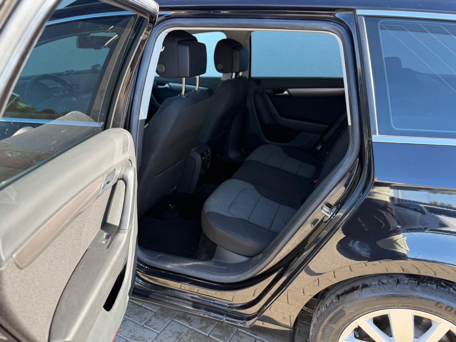 Volkswagen Passat 2013 — photo 10