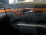 Mercedes-Benz E 320 4MATIC T AVANTGARDE - Mercedes-Benz E 320 mit Benzin-Antrieb: Kombi