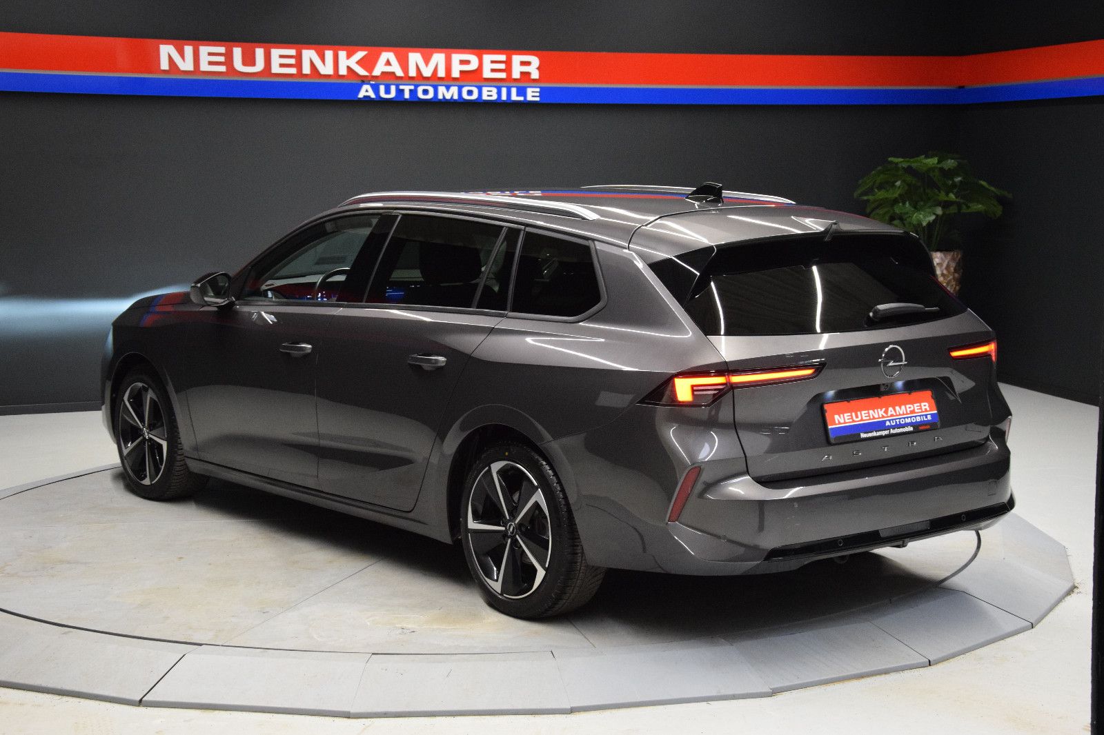 Fahrzeugabbildung Opel Astra L Sports Tourer Elegance AHK Navi Kamera