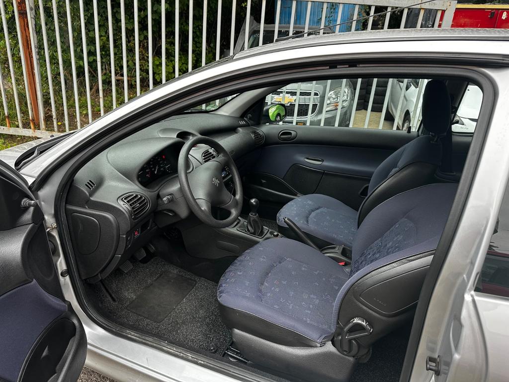 Peugeot 206