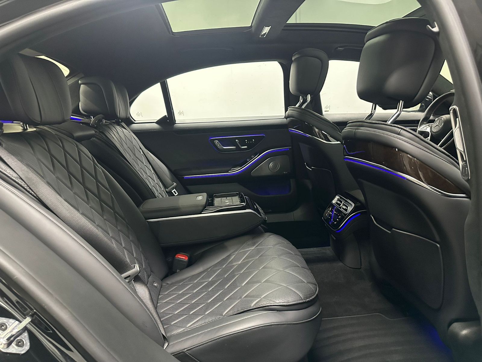 Fahrzeugabbildung Mercedes-Benz S 450 4MATIC L *AMG-LINE*ACTIVE BODY*EXKLUSIV*TV