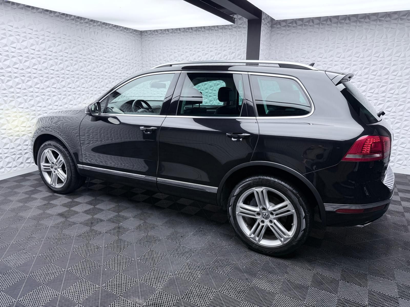 Fahrzeugabbildung Volkswagen Touareg 3.0 TDI 4M/LUFT/STANDHZ/PANO/AHK/360°/AC