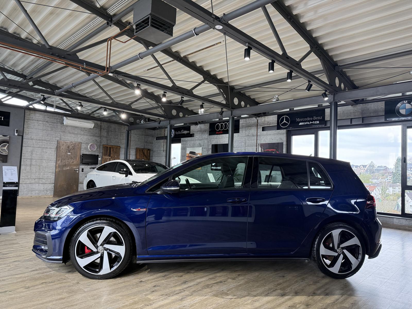 Volkswagen Golf GTI VII 2.0 TSI Performance*AHK*LED*ACC*