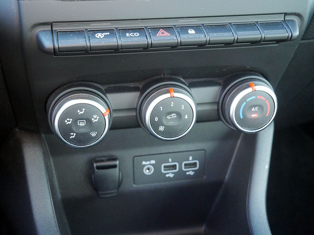 Fahrzeugabbildung Renault Clio Equilibre TCe 90 KLIMA LED SCHEINWERFER