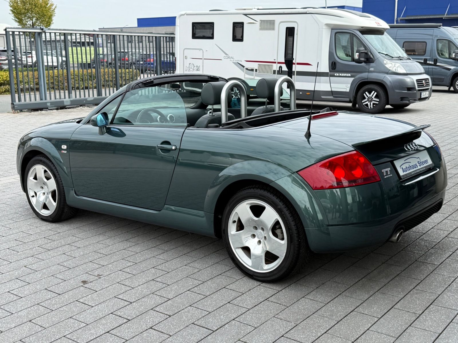 Fahrzeugabbildung Audi TT Roadster 1.8T quattro S-Line CABRIO LEDER SHZ