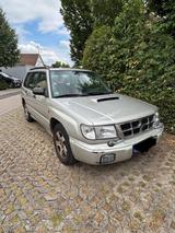 Subaru Forester 2.0 S Turbo - Subaru Forester mit Benzin-Antrieb: Kombi, 2.0