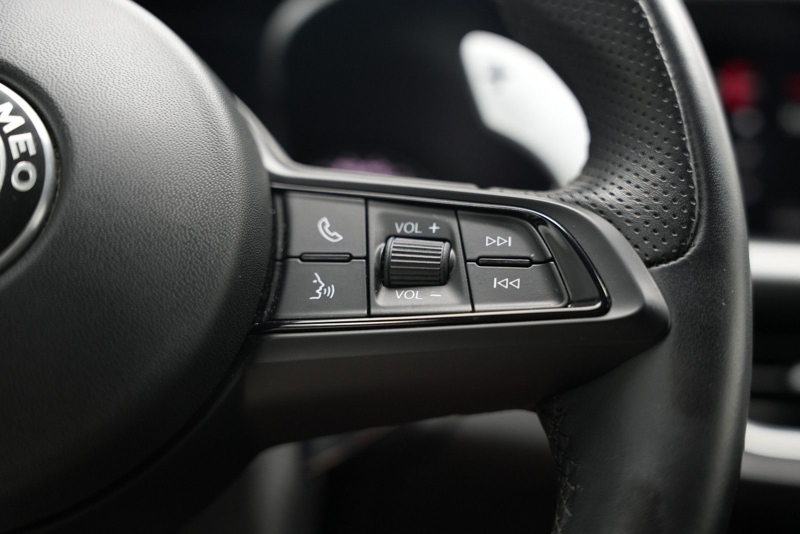 Fahrzeugabbildung Alfa Romeo Stelvio Veloce *Kamera*Leder*Memory*AllBlack