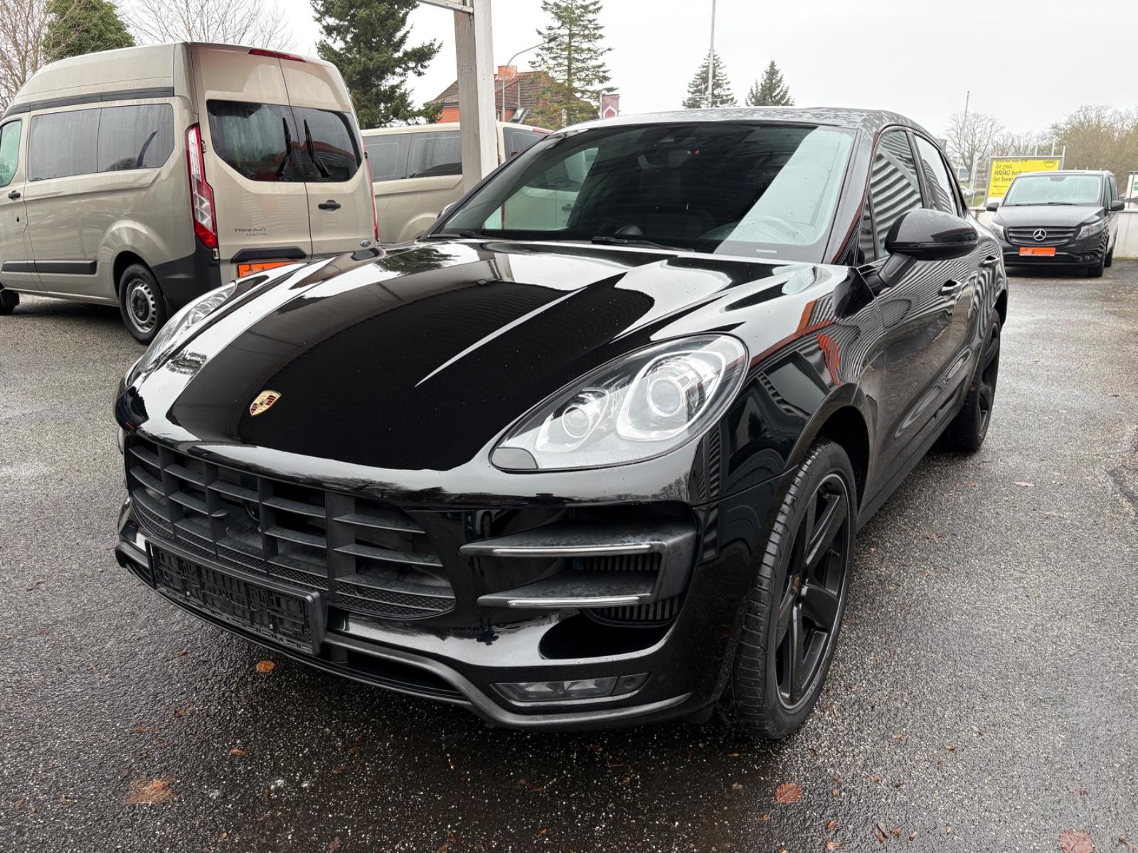 Porsche Macan Turbo 21 Zoll Panorama ACC Sportauspuff