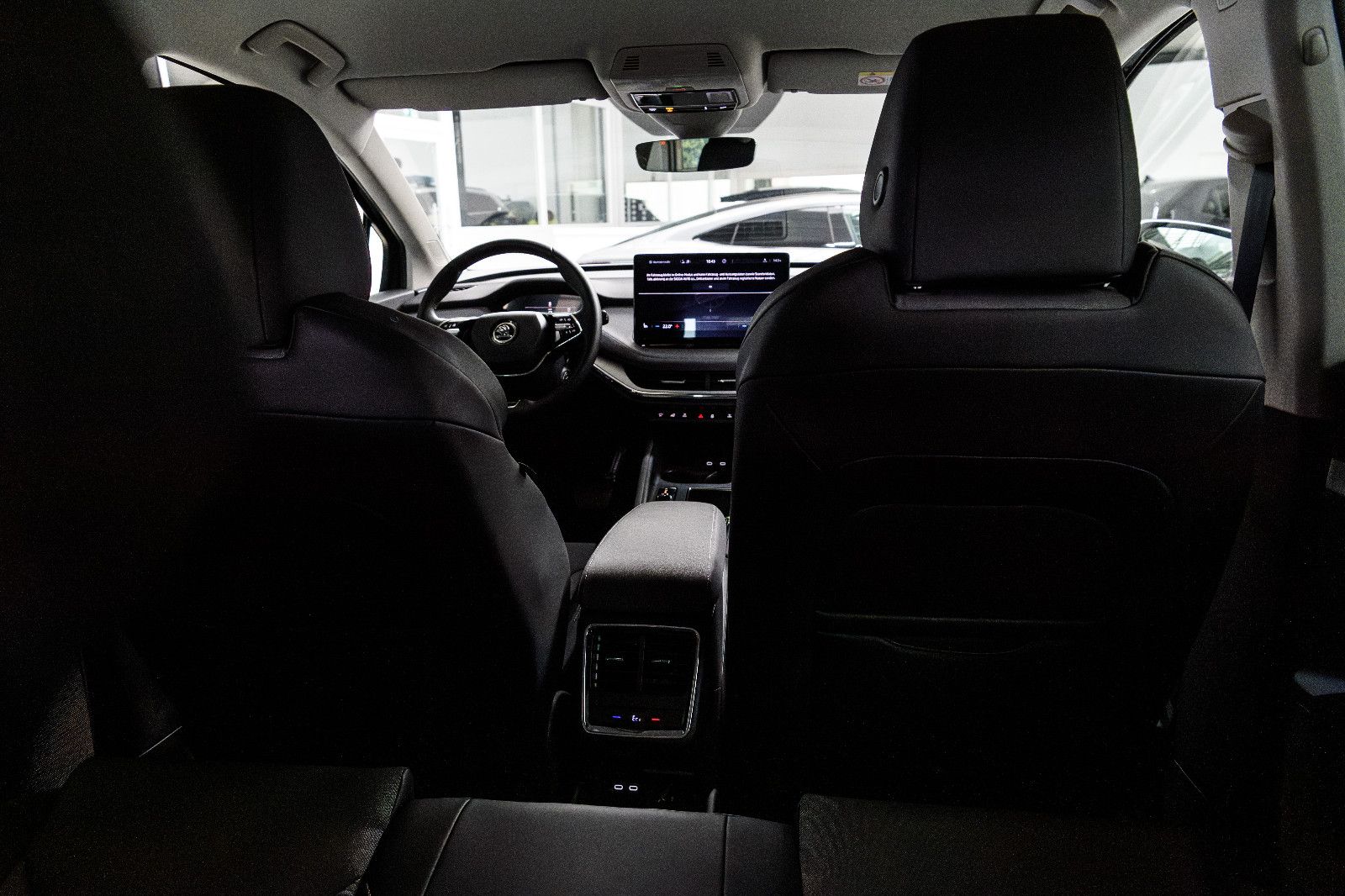 Fahrzeugabbildung SKODA Enyaq 60 Loft MATRIX-LED+RFK+NAVI+KEYLESS+SZH