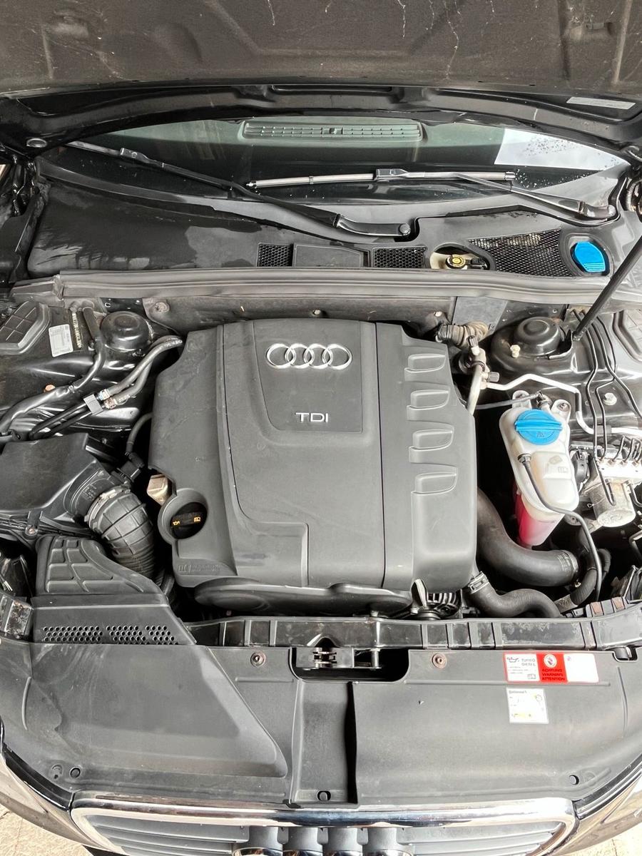 Audi A4 2009 — photo 12