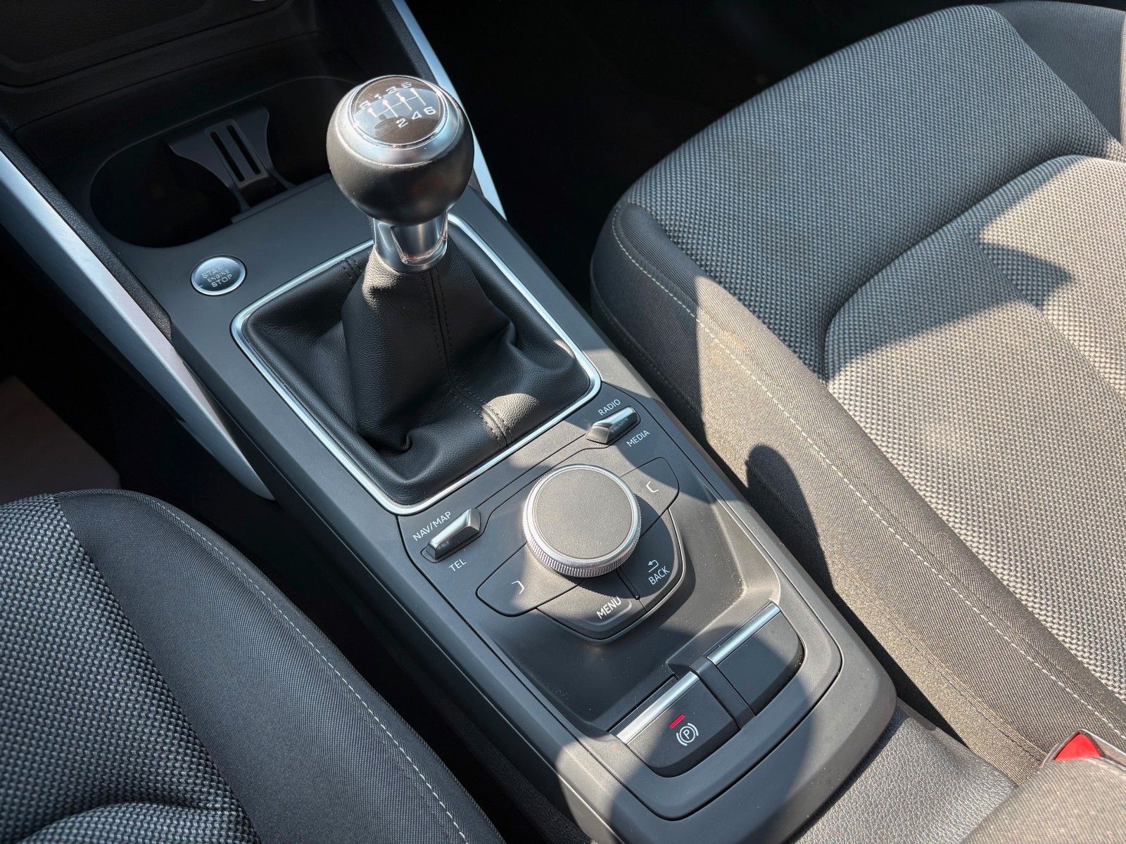 Fahrzeugabbildung Audi Q2 30 TFSI sport Navi LED Klima PDC 2.HAND 17"LM