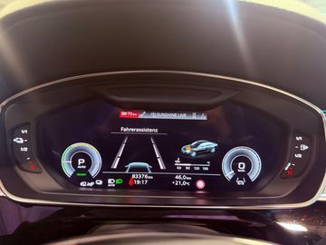 2022 AUDI A8 — миниатюра 36