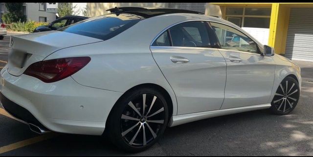 MERCEDES-BENZ CLA 180 Shooting Brake -