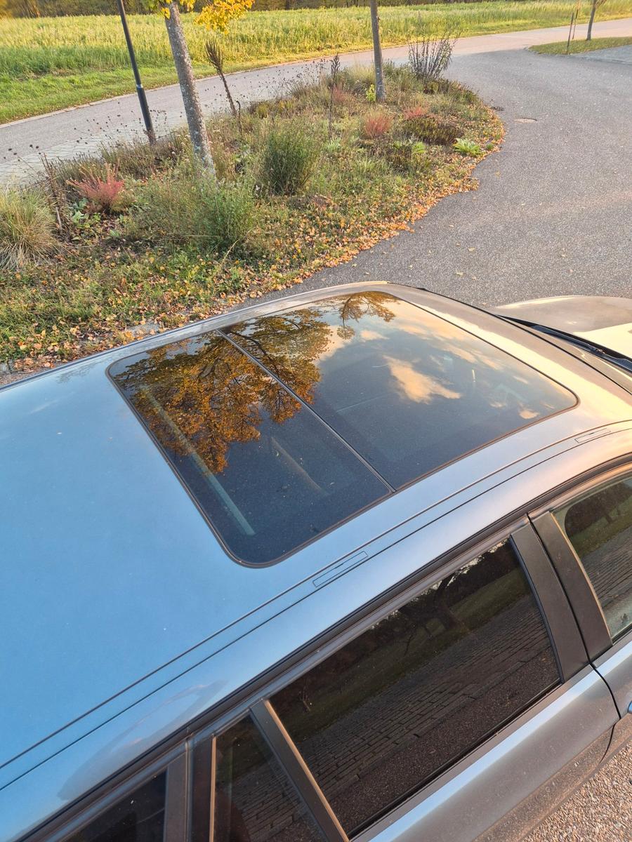 BMW 320 2009 — photo 9