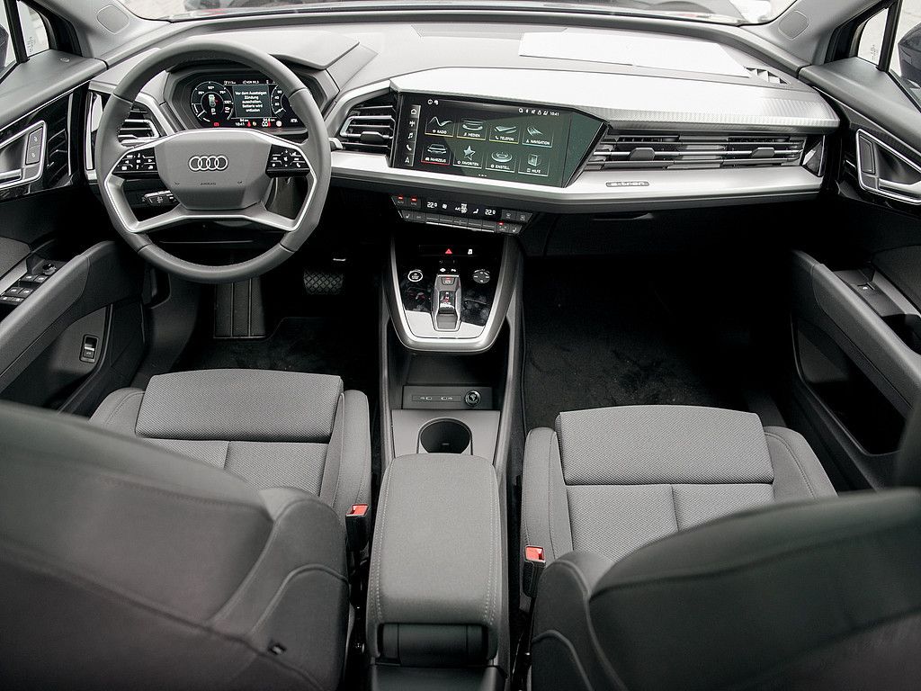 Fahrzeugabbildung Audi Q4 e-tron 40 e-tron KLIMA PDC SHZ NAVI LED PANO