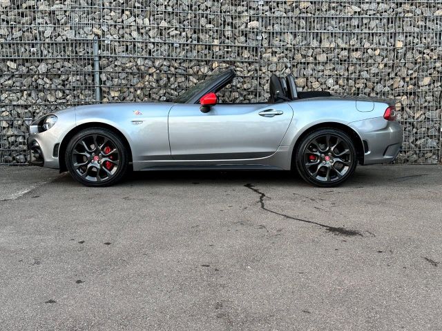 Fiat 124 Spider Abarth - neuwertiger Top Zustand