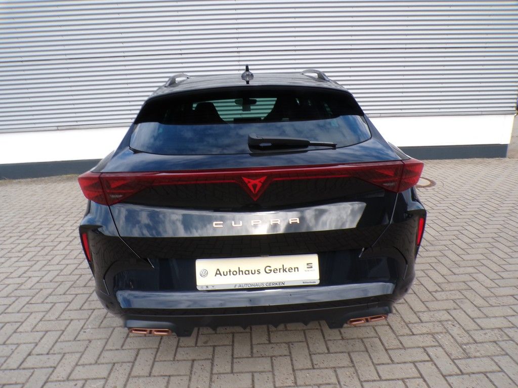 Fahrzeugabbildung CUPRA Formentor VZ 1.5 e-HYBRID Black Edition