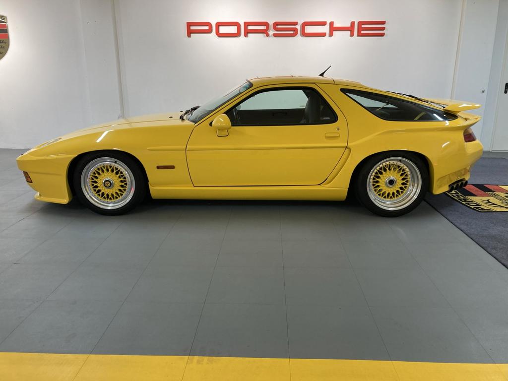 Porsche 928