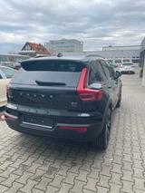Volvo XC40 B4 R Design 2WD Pano 360° ACC BLISS 20" ALU - Volvo XC40 mit Benzin-Antrieb: Alcantara