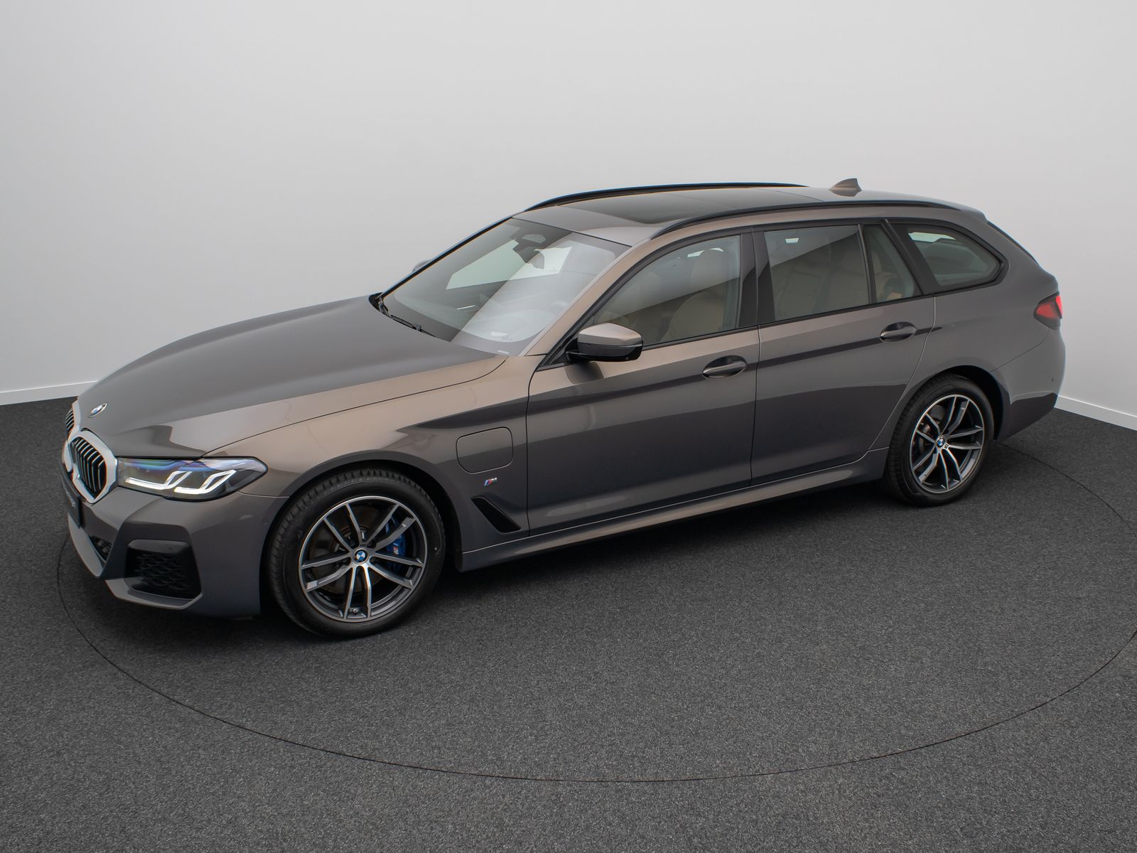 Fahrzeugabbildung BMW 530e M Sport 360°Laser HUD DAB Panorama H/K 18"
