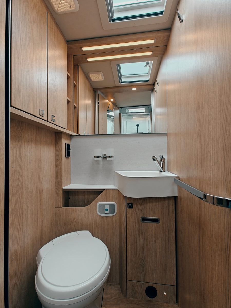 Fahrzeugabbildung HYMER / ERIBA / HYMERCAR B-KLASSE MC T 680 - AUS ERSTBESITZ