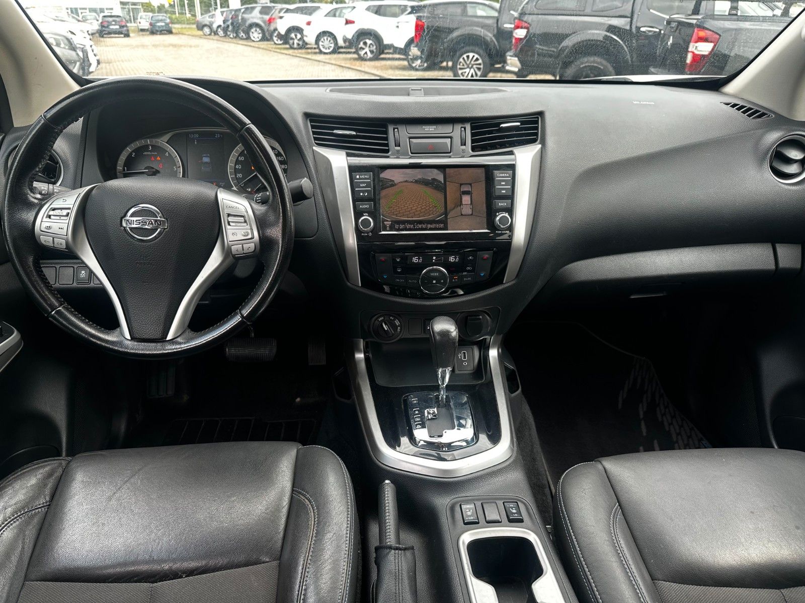 Fahrzeugabbildung Nissan Navara NP300  N-Guard Double Cab 4x4