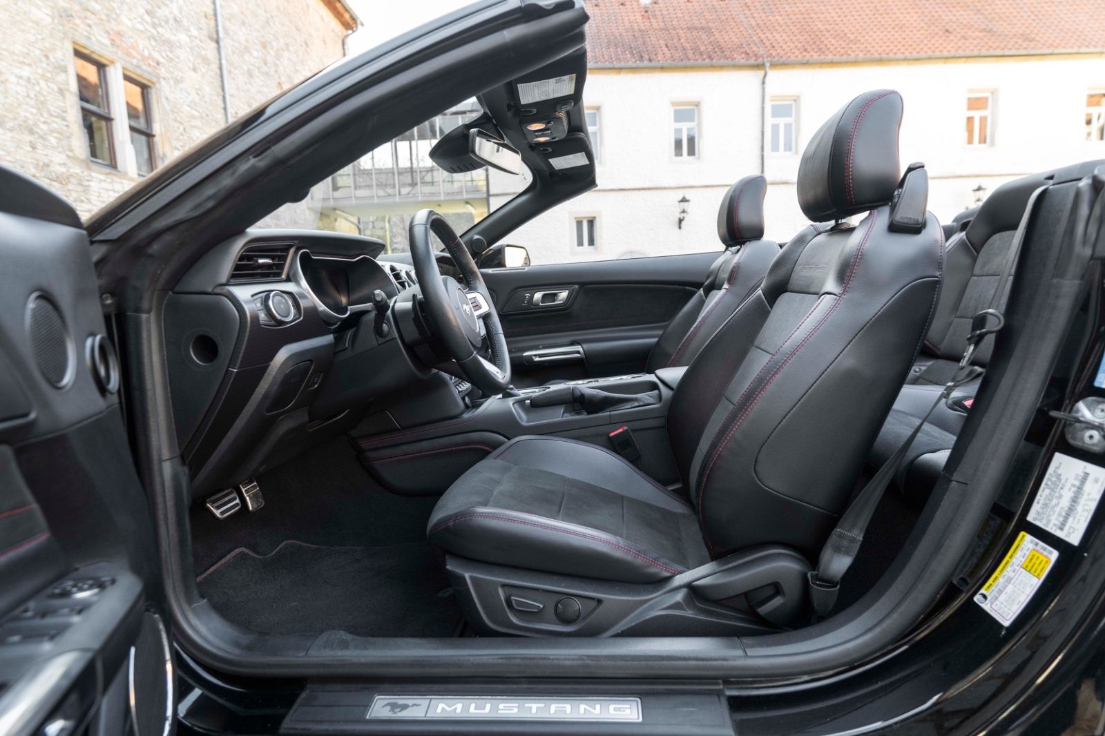 Fahrzeugabbildung Ford Mustang GT 5.0L CS Cabrio B&O KAM LED TOTW ACC