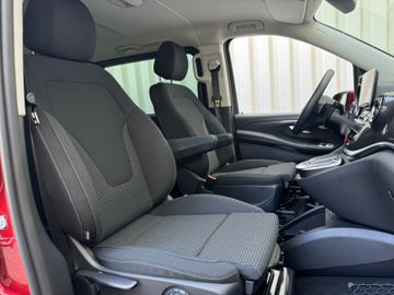 Mercedes V 220 - 6