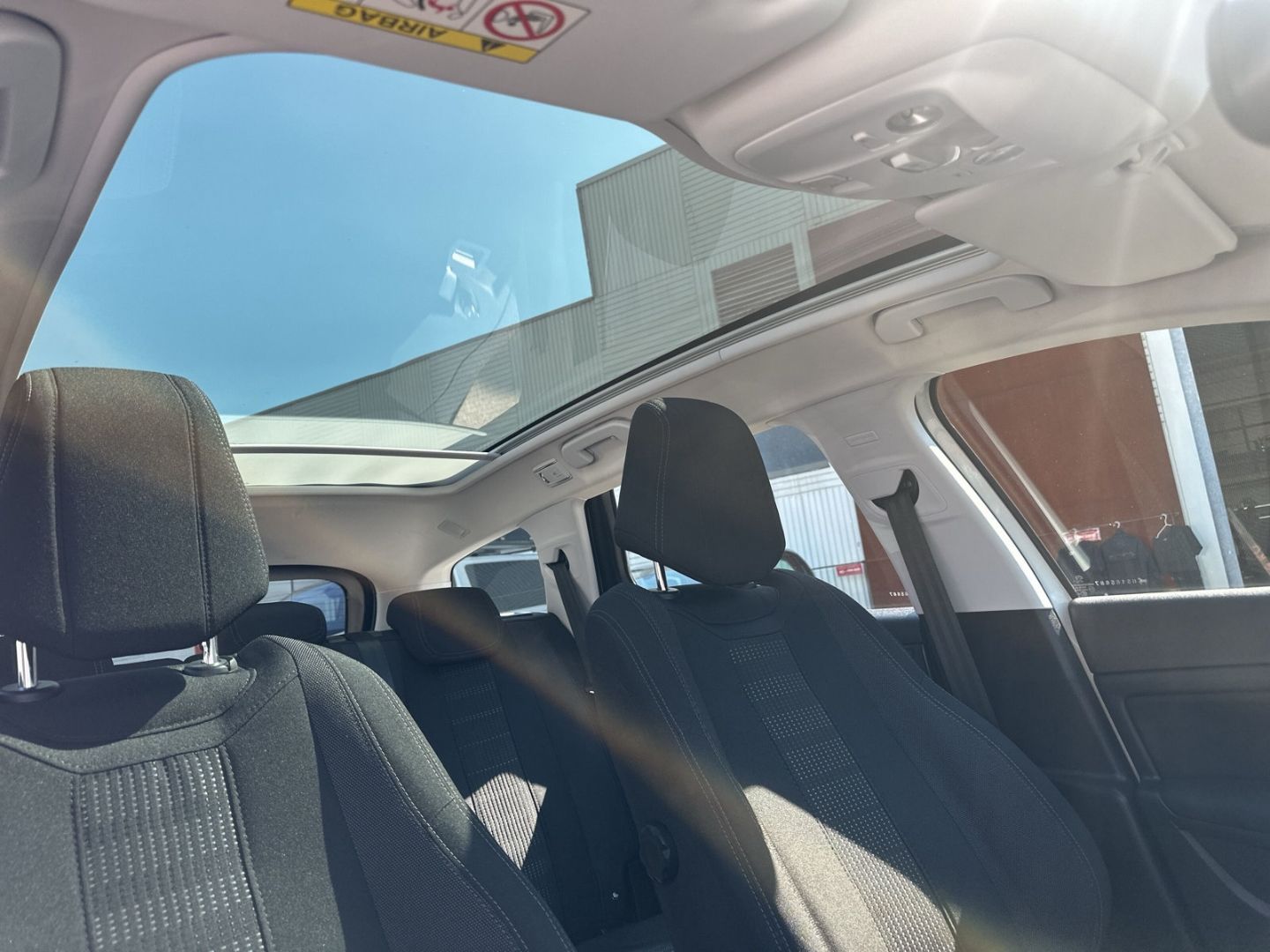 Fahrzeugabbildung Peugeot 308 Allure e-THP PureTech 130 SW 1.2