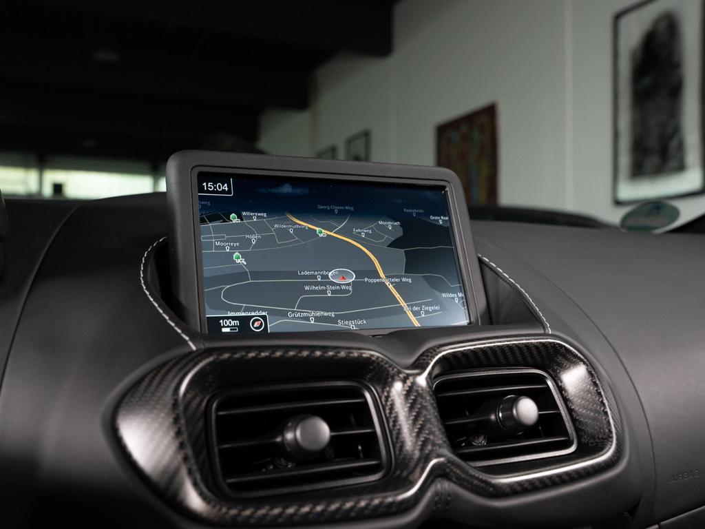 Aston Martin V12 Vantage