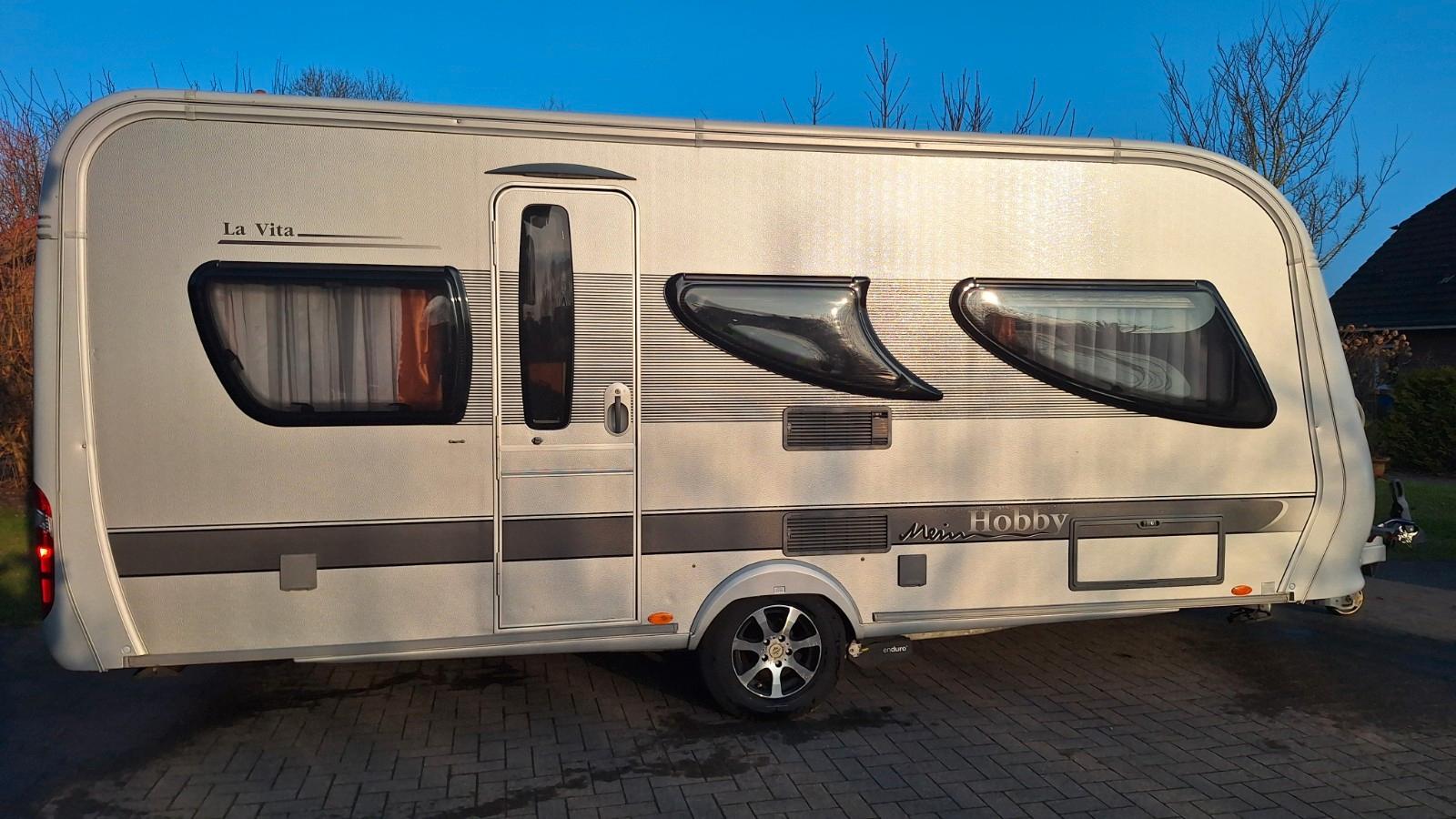 Hobby La Vita 495 UL mit Einzelbetten, Mover, Vorzelt