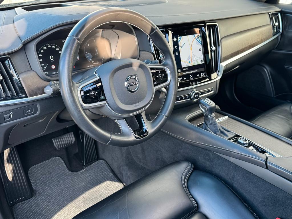 Volvo V90 Cross Country