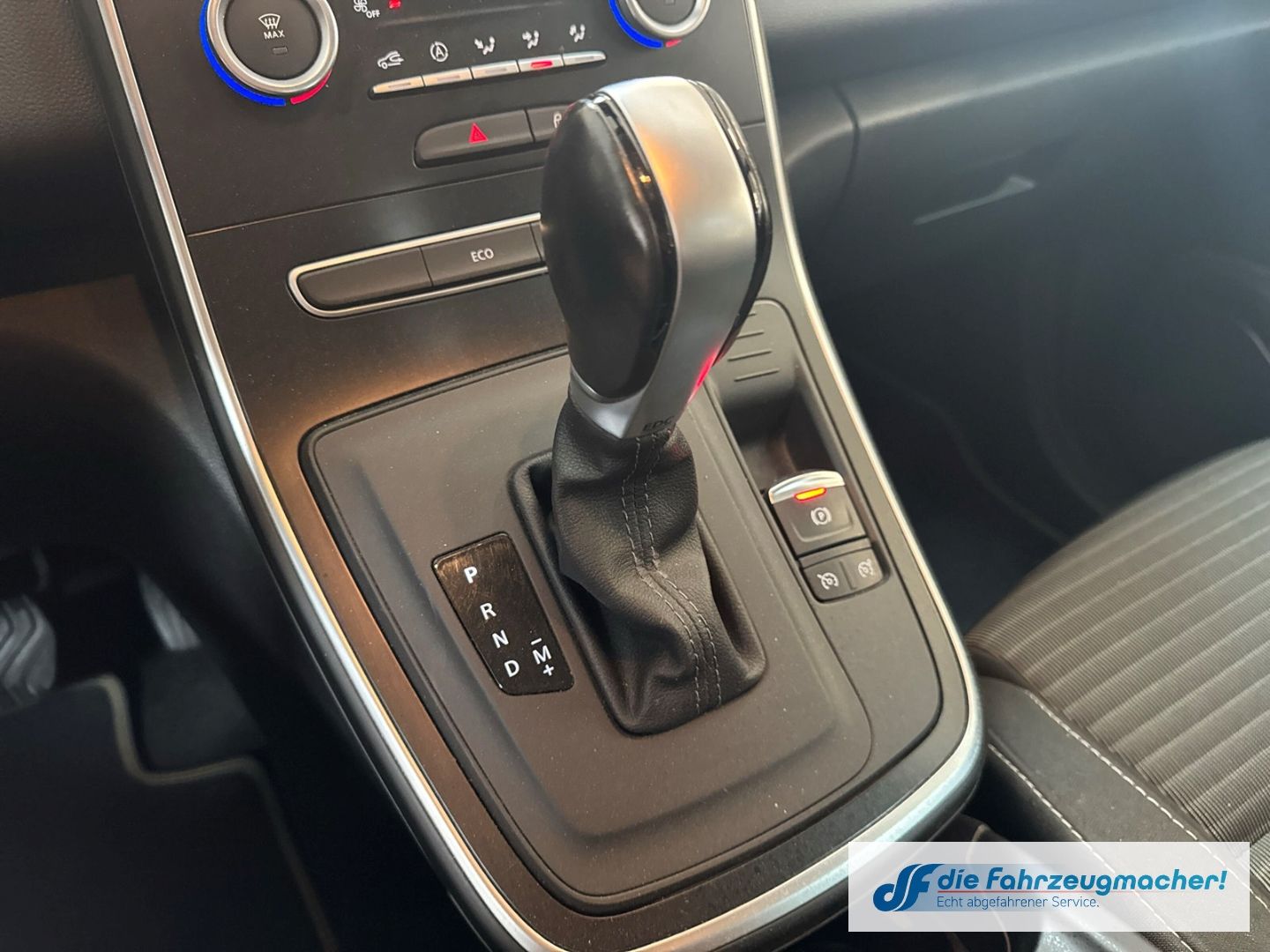 Fahrzeugabbildung Renault Scenic IV Grand Experience 1.5 dCi  DAB Keyless