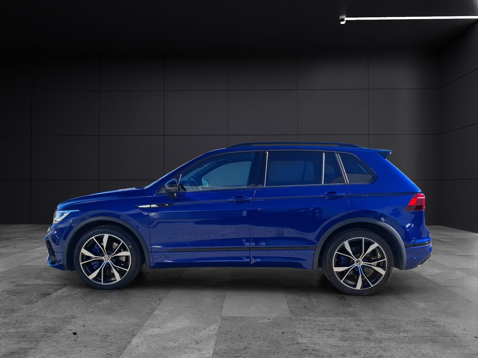 Fahrzeugabbildung Volkswagen Tiguan R DSG 4M Matrix AHK Navi AID ACC RFK SH 2