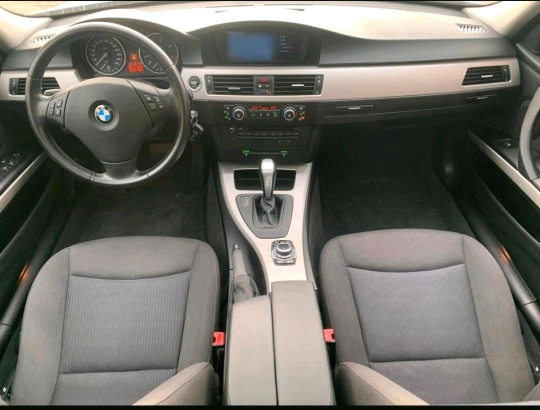 BMW 330 2009 — photo 9