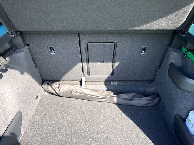 Fahrzeugabbildung SKODA Karoq Ambition 1,0 TSI 81 kW