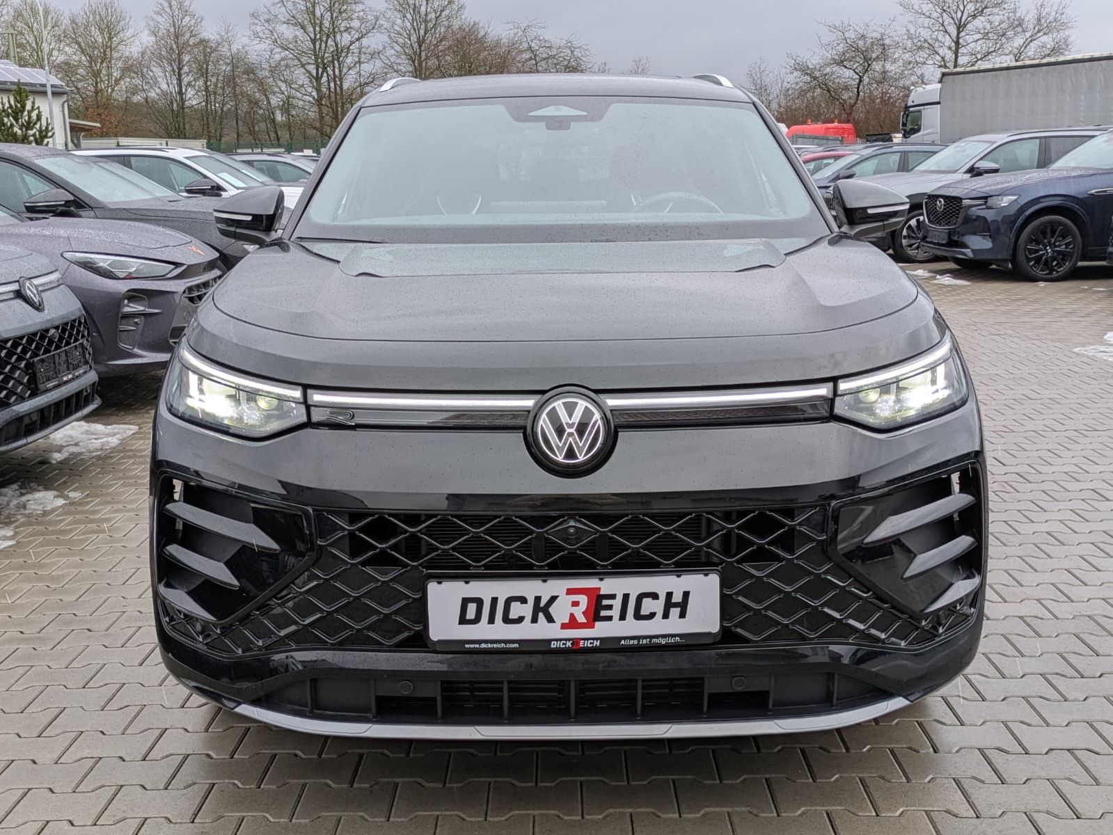 Fahrzeugabbildung Volkswagen Tayron 2.0 TDI 4M R-Line 7Si*MATRIX*AHK*PANO*HUD