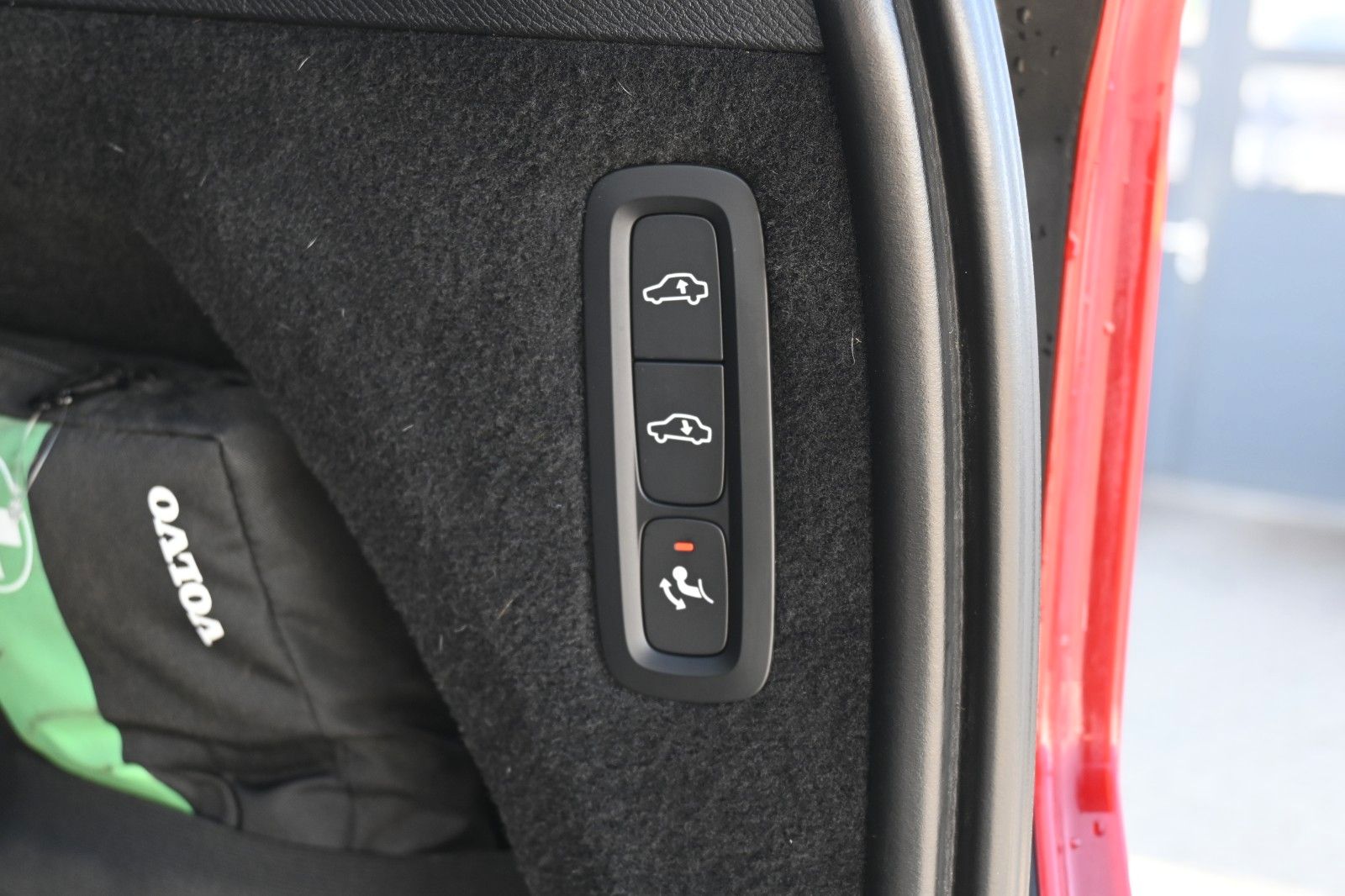 Fahrzeugabbildung Volvo XC90 R Design RC T8 Plug-In Hyb.AWD*LUFT*AHK*LED