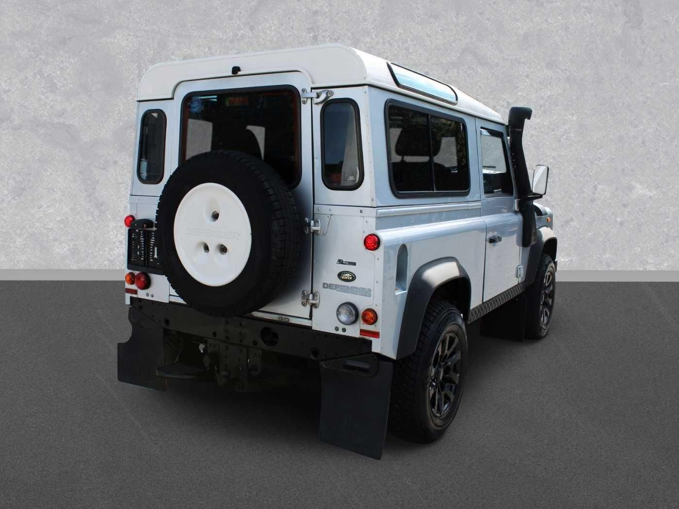 Fahrzeugabbildung Land Rover Defender Station Wagon Diesel  3-Türer 90 TD4 S