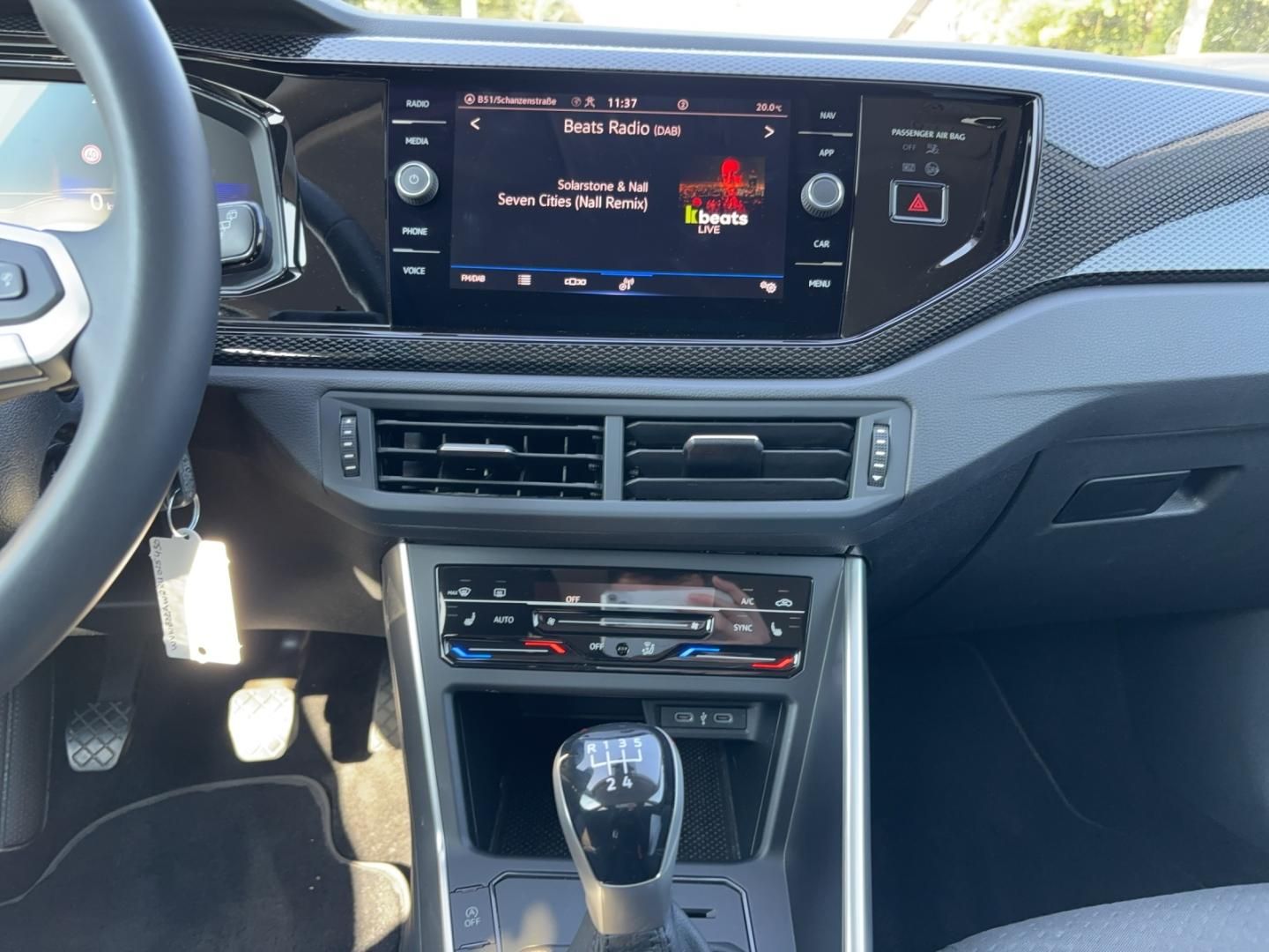 Fahrzeugabbildung Volkswagen Polo Life 1,0 l,Navi,SH,Climatronic,LED,Telefons