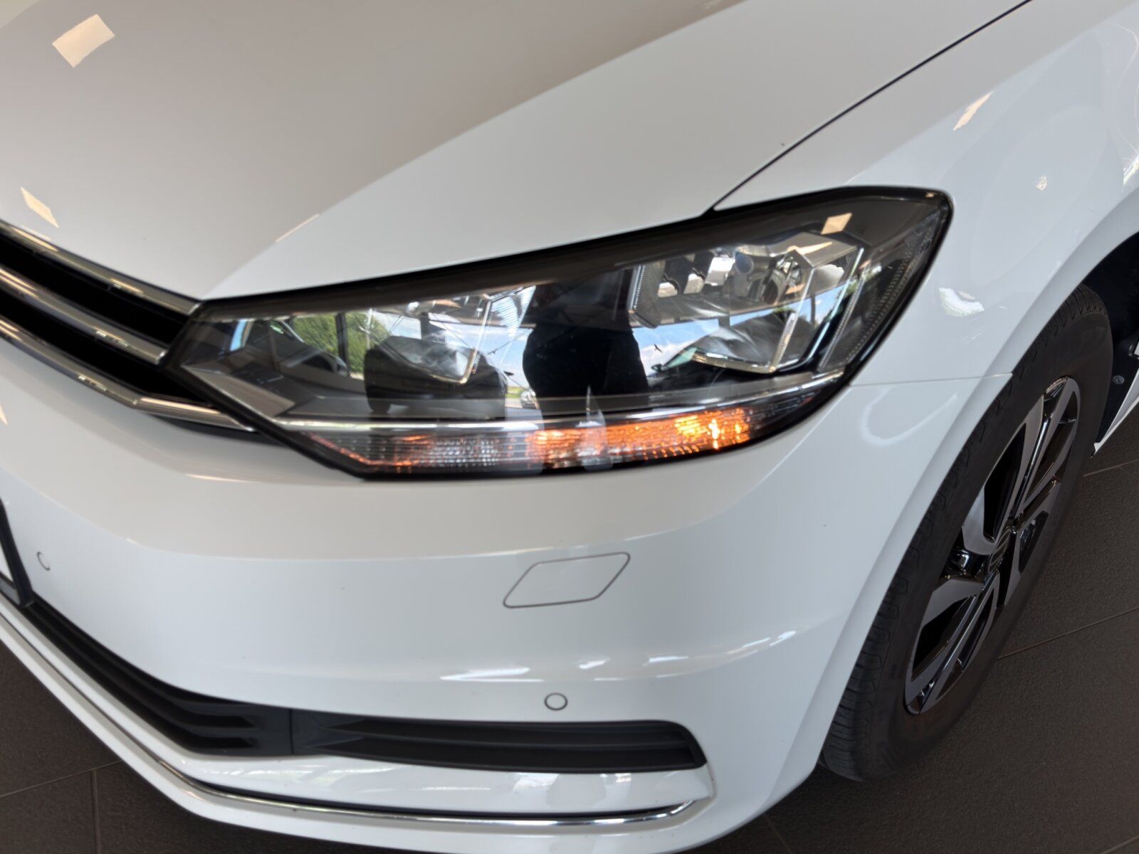 Fahrzeugabbildung Volkswagen Touran Active 1.5 TSI DSG AHK APP Kamera