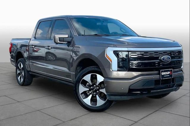Ford F150 Lightning Platinum gr. Batterie im Vorlauf