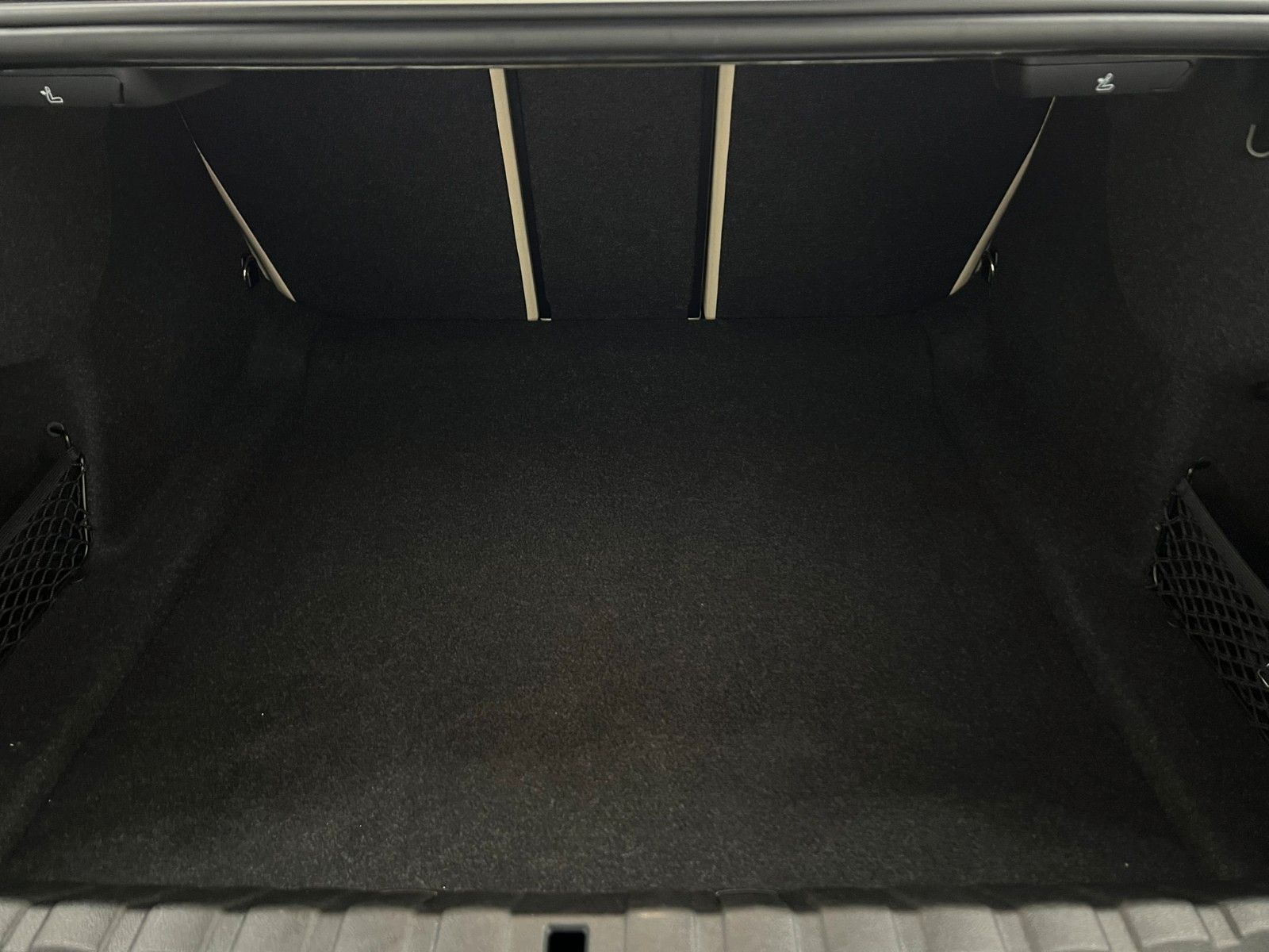 Fahrzeugabbildung BMW M440 i xDrive/LED/DAB/KAM/MEMORY/BICOLOR 19 ZOLL