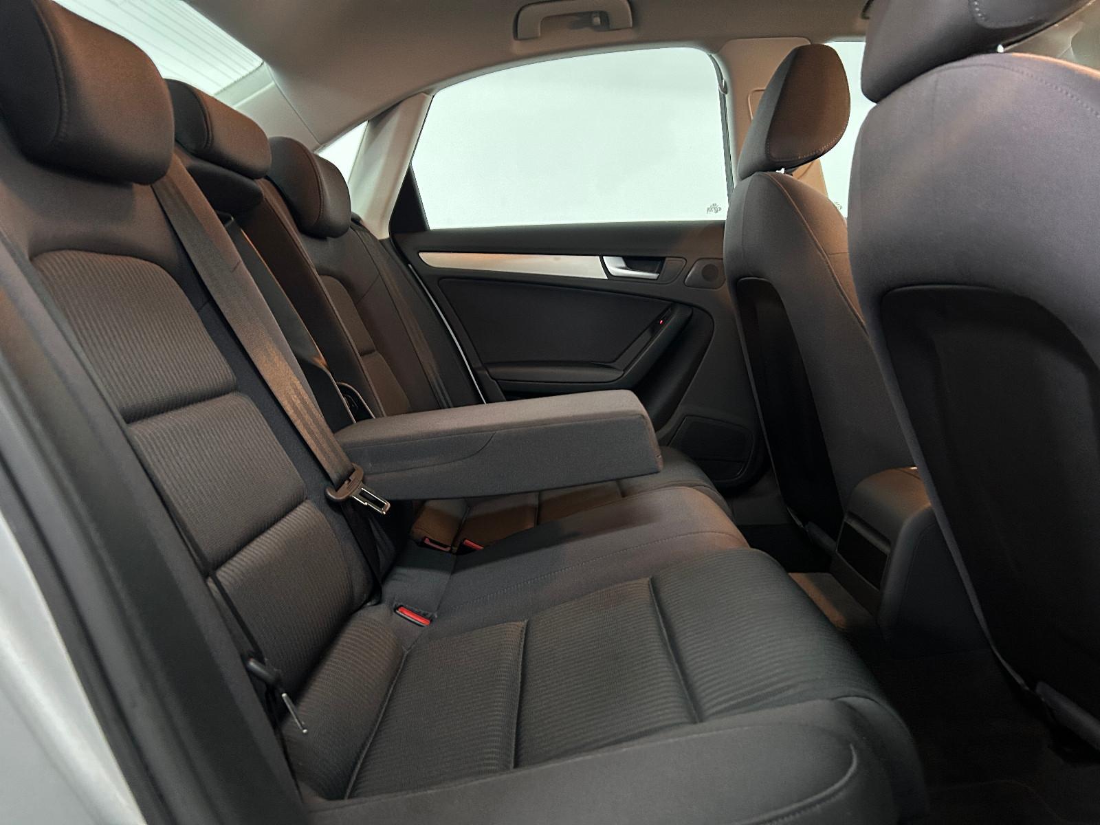 Audi A4 Limouine*1.Hand*Automatik*29TKM*Audi S-Heft*