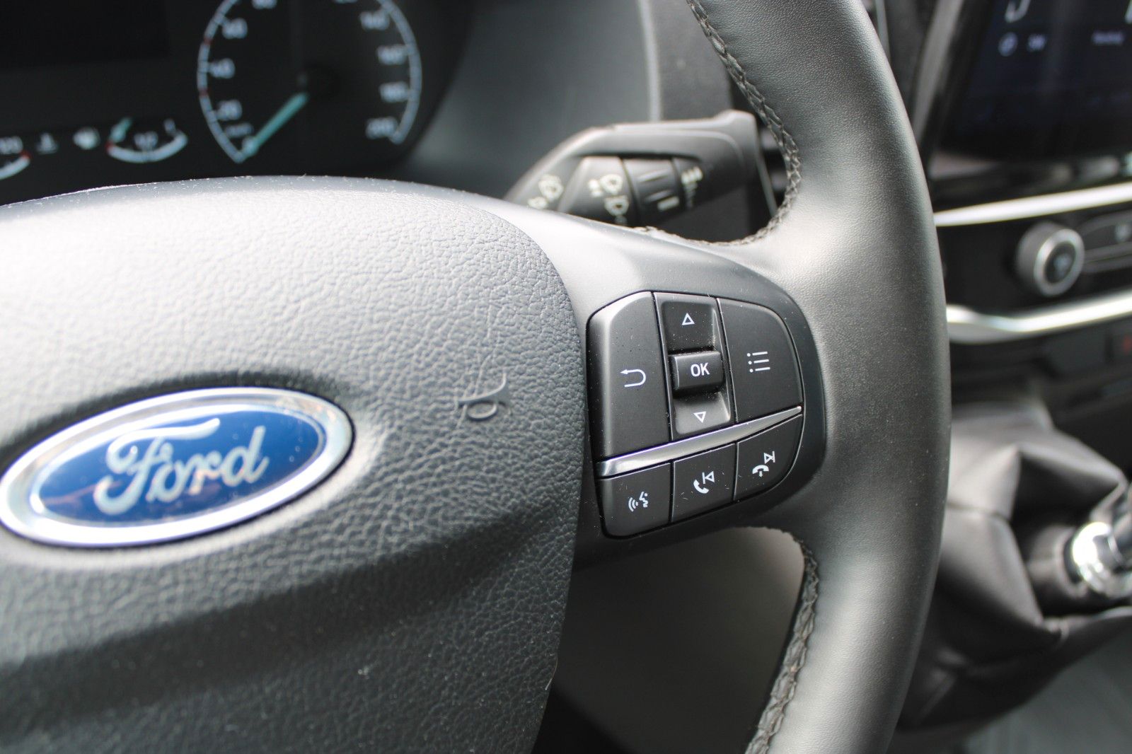 Fahrzeugabbildung Ford Transit 330 L2 TREND Kasten KLIMA AHK