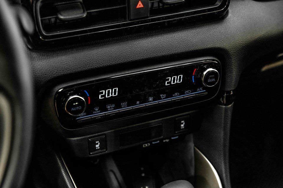 Fahrzeugabbildung Mazda 2 Hybrid HOMURA PLUS