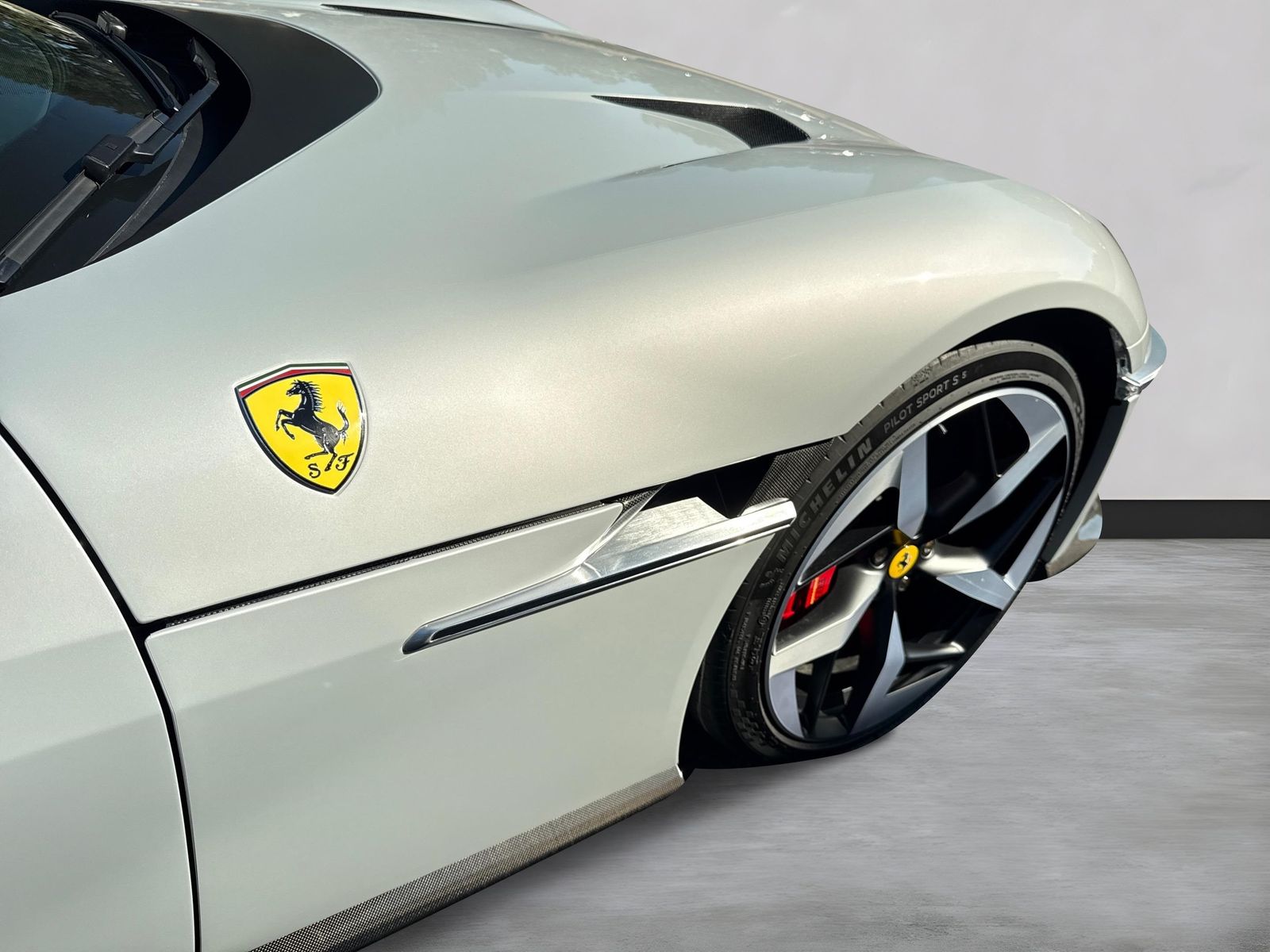 Ferrari 12Cilindri *Embleme*Navi*PDC*Klima*Leder* foto 11